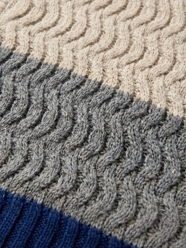 Haut Col Montant Essentiel - Cross & Crown